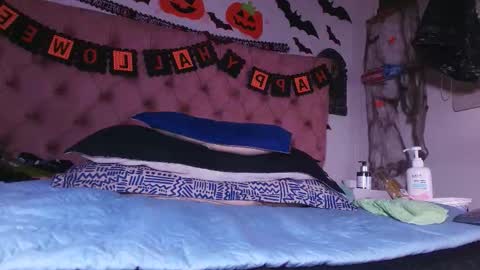 Snapshot of king_bella_ chatting on October 15, 3:10 am Bella online show from October 15, 3:10 am