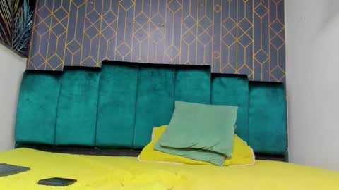 Angel Falconer online show from September 12, 4:25 am