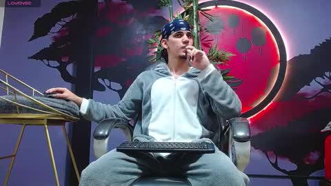 king voy online show from November 13, 9:17 pm