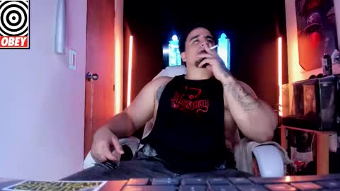 King Bear online show from December 1, 4:10 am