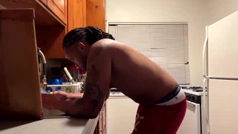 KingDaBiggest online show from September 29, 4:44 am