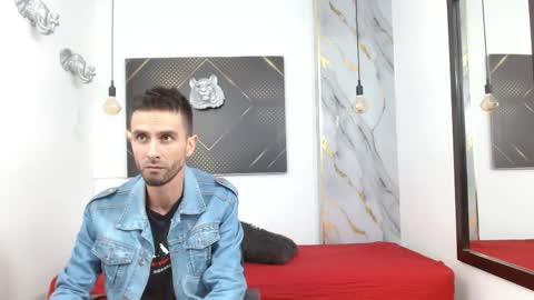 KING  online show from March 14, 3:43 am