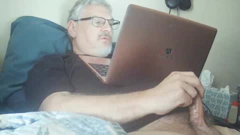 kingtongue10 online show from January 8, 7:31 pm