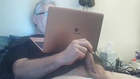 kingtongue10 online show from January 10, 4:34 pm