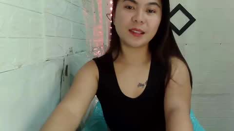 Snapshot of kinky_gurl69 chatting on December 7, 12:25 am mary online show from December 7, 12:25 am