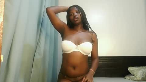 Lola online show from November 20, 10:40 pm