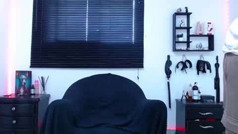 Allison  Diego online show from March 4, 4:09 pm