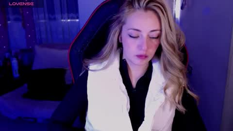  Sara  online show from February 10, 7:39 pm