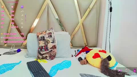 Snapshot of kinkyhousewifee_ chatting on February 9, 6:26 pm MISS RYN online show from February 9, 6:26 pm