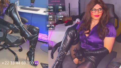 Snapshot of kinkyjessica_xd chatting on December 13, 5:10 pm JessicaXD online show from December 13, 5:10 pm