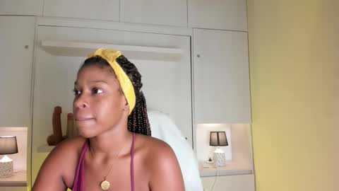 M A R A  online show from February 20, 11:45 am