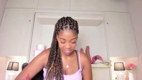 M A R A  online show from February 7, 11:46 am