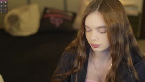 Snapshot of kira0541 chatting on October 19, 7:07 pm Sweet girls online show from October 19, 7:07 pm
