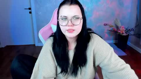 kira online show from April 13, 9:35 am