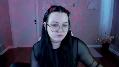 kira online show from April 7, 4:47 am