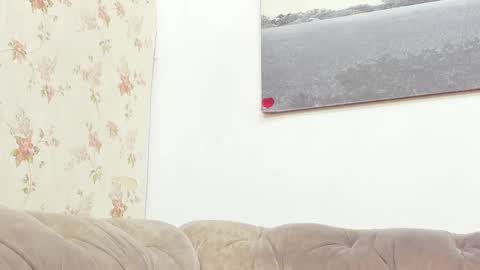 Snapshot of kira_mackenzie chatting on February 20, 6:03 pm kira online show from February 20, 6:03 pm