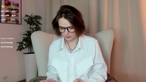 kira_rogerss online show from March 5, 9:40 am