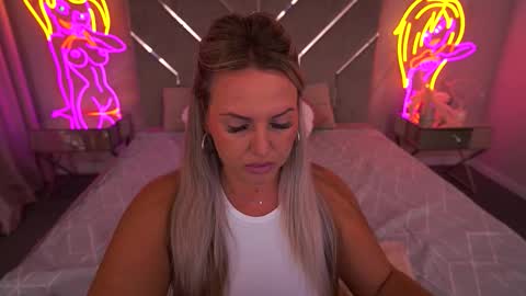 Kira online show from September 14, 8:32 pm