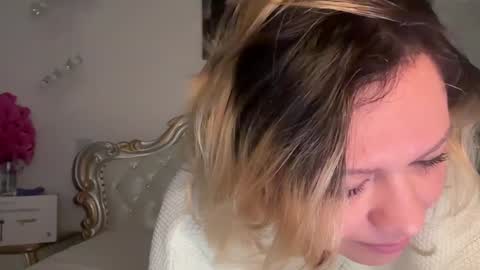 KiraDivine online show from November 24, 1:54 pm