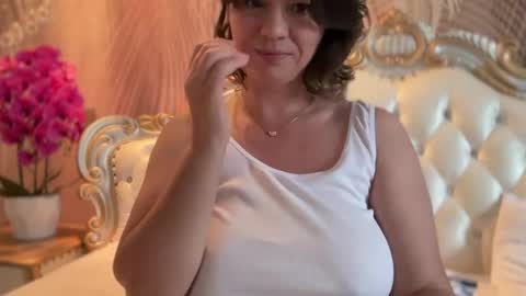 KiraDivine online show from May 25, 12:33 pm