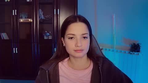 kiravair online show from November 12, 5:37 pm