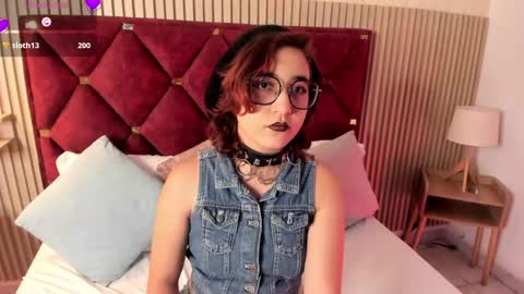 Samantha  Velvet online show from April 16, 8:09 pm