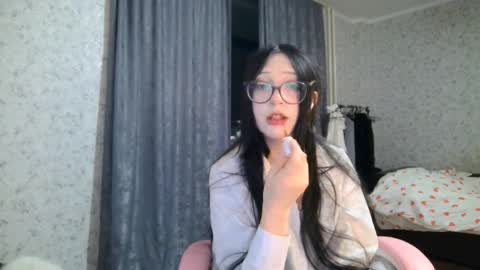 Snapshot of kirstievelasco chatting on September 28, 6:06 pm Nicole online show from September 28, 6:06 pm