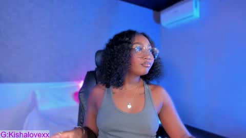 kishalove_ online show from October 26, 1:01 pm