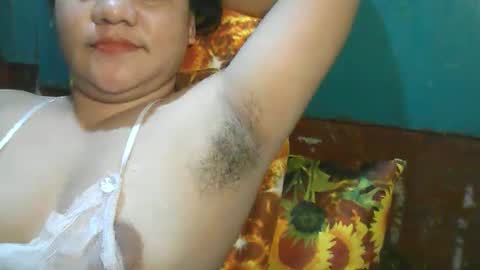Snapshot of kiss_me_loves chatting on October 22, 3:35 pm kiss_me_loves online show from October 22, 3:35 pm