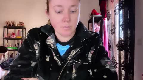 kissica online show from February 23, 2:30 pm