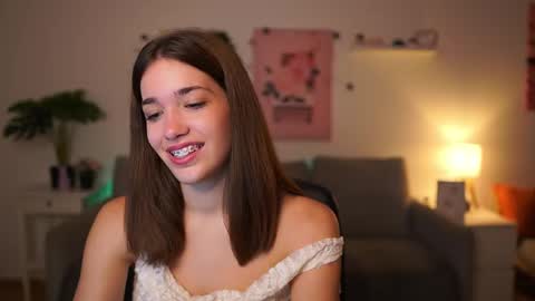 Sisi online show from October 24, 1:45 pm