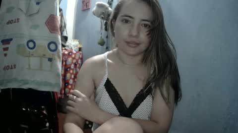Snapshot of kissmelovejummy chatting on October 8, 8:53 am Erika paul online show from October 8, 8:53 am
