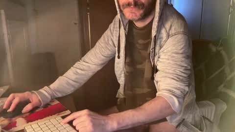 kissofbanned1983 online show from March 18, 9:15 am