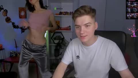 kitniss online show from October 29, 8:20 pm