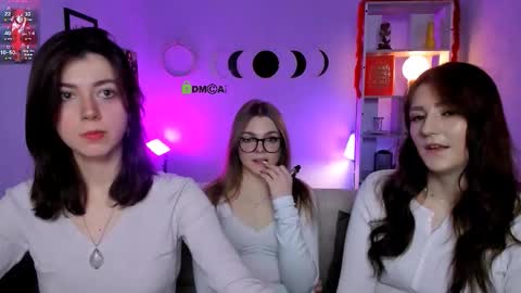 kitniss online show from March 8, 8:13 pm