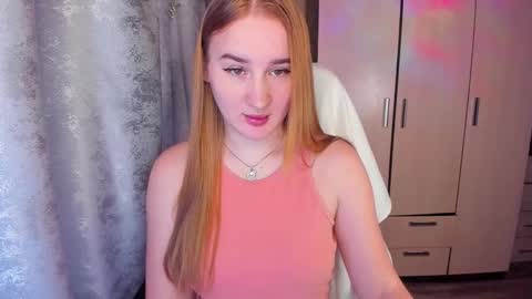 Snapshot of kitten_sun chatting on February 14, 2:39 am kitten_sun online show from February 14, 2:39 am