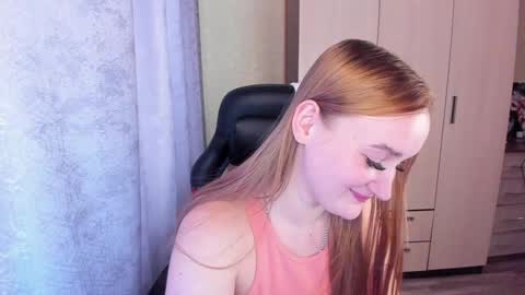 Snapshot of kitten_sun chatting on December 29, 4:48 am kitten_sun online show from December 29, 4:48 am