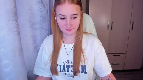 Snapshot of kitten_sun chatting on January 20, 9:24 am kitten_sun online show from January 20, 9:24 am