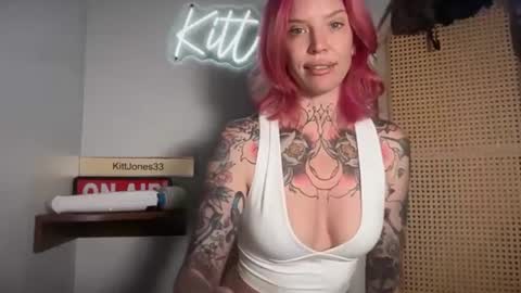 kittjones33 online show from June 28, 2:35 pm