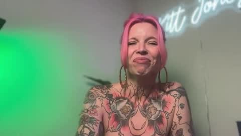 kittjones33 online show from August 5, 9:45 pm