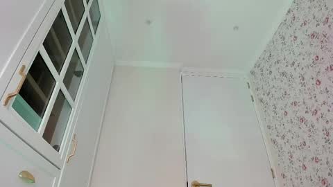 sophie online show from April 3, 8:05 pm