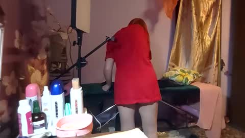 Kitti online show from November 25, 5:45 pm