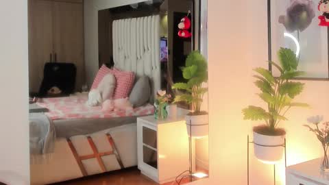 Snapshot of kitty_eliffe chatting on September 27, 11:24 pm kitty online show from September 27, 11:24 pm