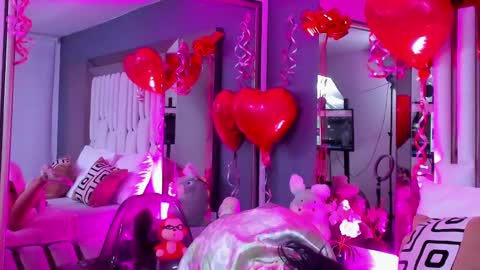 Snapshot of kitty_eliffe chatting on February 14, 11:09 pm kitty online show from February 14, 11:09 pm