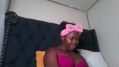 kitty_kerry online show from October 29, 5:31 am