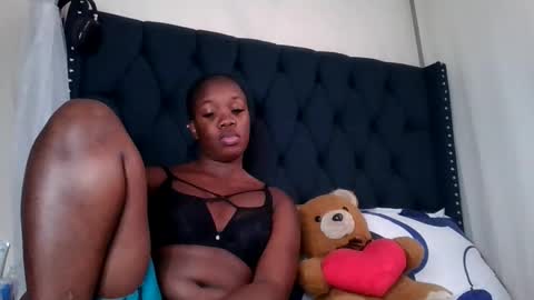 kitty_kerry online show from April 23, 8:44 am