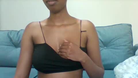 kitty_lil23 online show from May 14, 7:23 pm