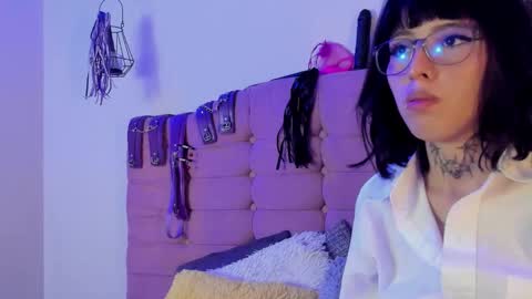 kitty_ls online show from February 4, 3:32 am