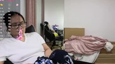 kittybabe0528 online show from April 10, 8:52 am