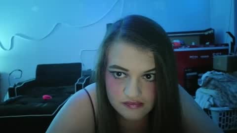 Snapshot of kittykat_1999 chatting on September 27, 3:37 am kittykat 1999 online show from September 27, 3:37 am